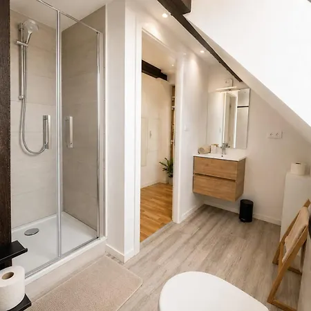 Apartamento With Balcony And Parking In